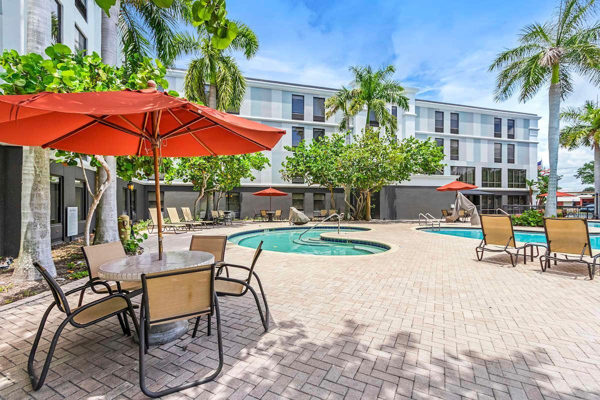 Holiday Inn - St. Petersburg West By Ihg Exterior photo