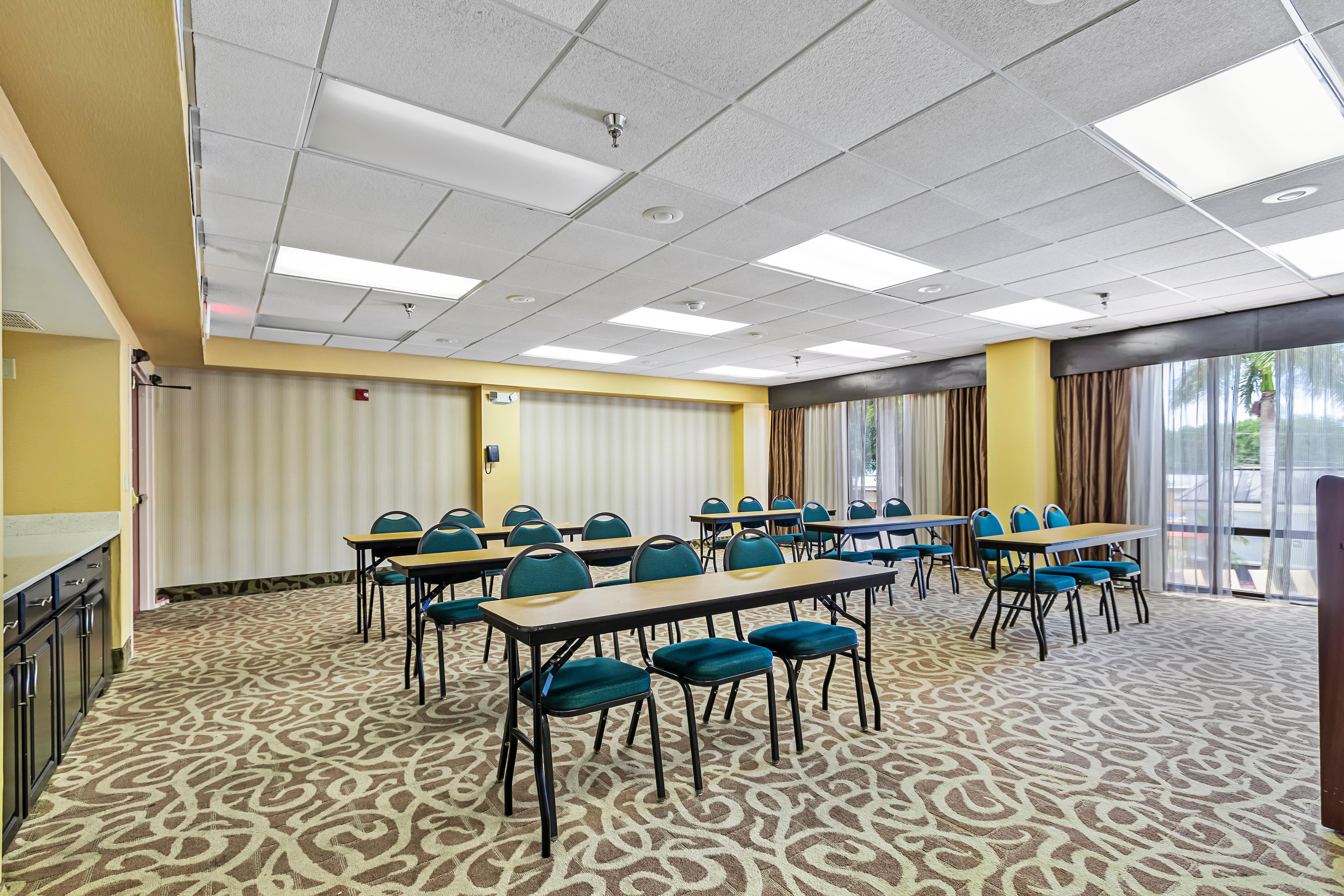 Holiday Inn - St. Petersburg West By Ihg Exterior photo